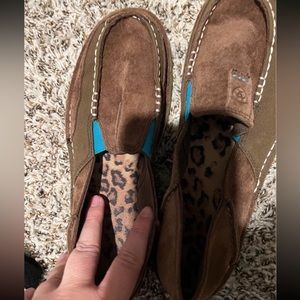 Women’s ariats slip ons